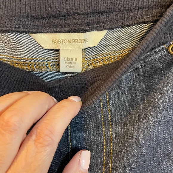 Boston Proper Jeans Stretch Waist Size 8 Dark Wash - Picture 4 of 5